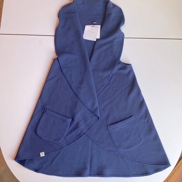 By Tavi BT Jackets & Blazers - By Tavi / BT circle ⭕️ cape vest in navy
